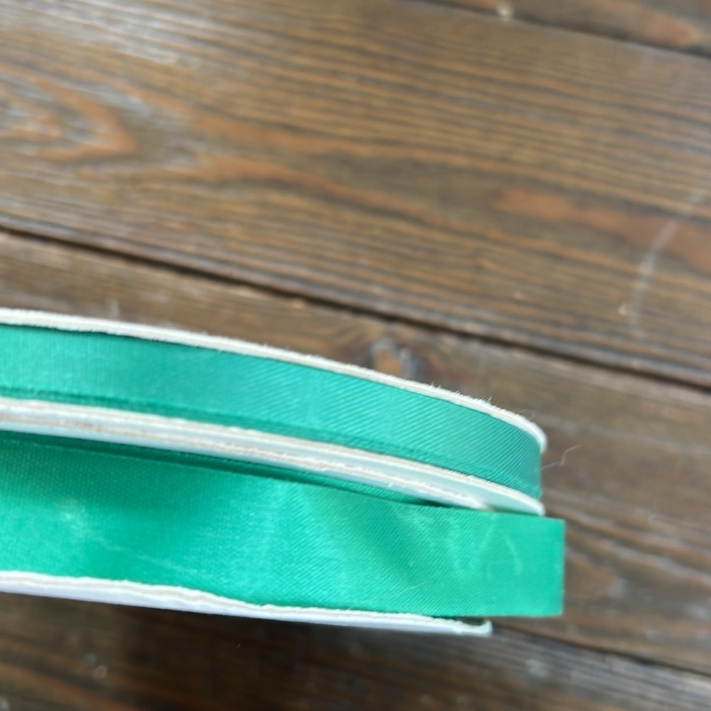 15 rolls of Christmas holiday wired, ribbon and regular gold green, white & more - Picture 5 of 12